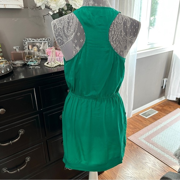 Anthropologie Greylin 100% Silk Emerald Green Ruffle Sleeveless Mini Dress M - Picture 7 of 16